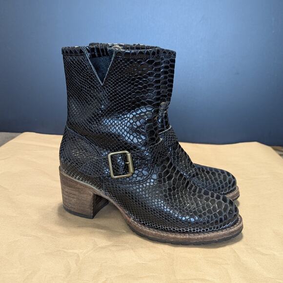 FREEBIRD by Steven Carlito Snake Black Leather Boots Snakeskin Embossed Bootie - Picture 2 of 8